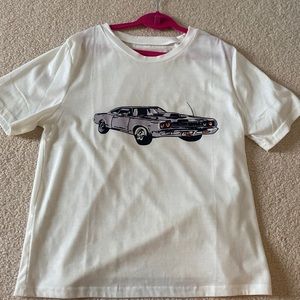 Never worn, perfect condition size M women’s T shirt, with a loose fit.